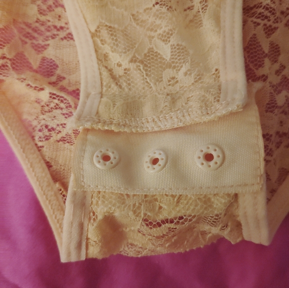 🔥5/$20 FREDERICK'S OF HOLLYWOOD LACE HALTER TEDDY - Picture 4 of 8